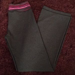 Like new lululemon bootcut yoga pants size 8 reg